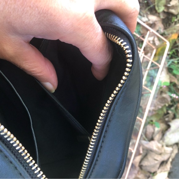 NWT Valentino Orlandi Zip Crossbody-Black-Designed in Italy 🇮🇹 - Picture 8 of 10